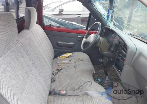 1992 Toyota Pickup 1/2 Ton Short Whlbase Stb from USA, damaged, VIN 4TARN81A9NZ029638